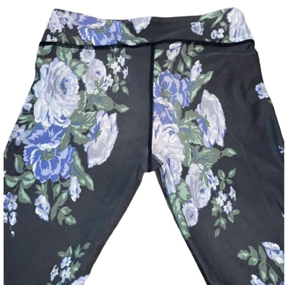 Albion Size Small Fit Intention Compression Leggings in Purple Gray Floral - Picture 3 of 8